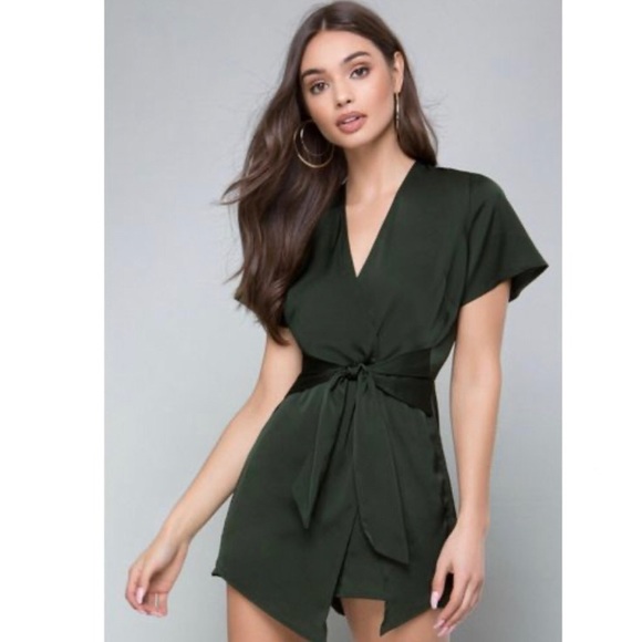 bebe Pants - ⭐️NWOT⭐️ BEBE Green Satin Tie Romper